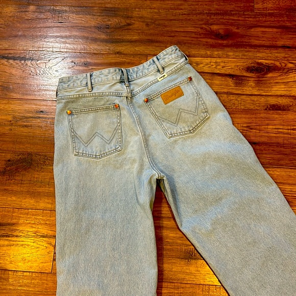 Bonnie flare leg wranglers size 29 NWOT.
Never worn! - Picture 3 of 6